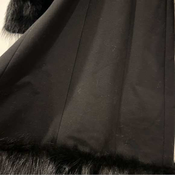 Dolce & Gabbana Vintage Black Wool Coat with Fur Trim – Made in Italy (IT 40) - Picture 8 of 16